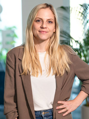Caro Holzer, MA